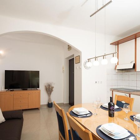 Apartment Nena Zara Esterno foto