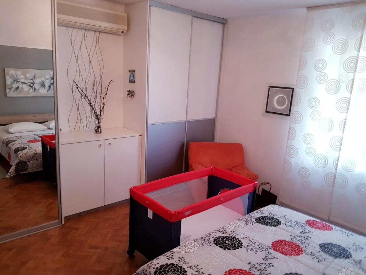 Apartment Nena Zara Esterno foto